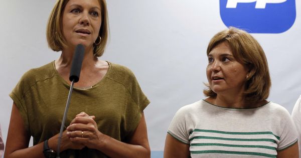 Foto: La secretaria general del PP, María Dolores de Cospedal, con la presidenta regional del PP valenciano, Isabel Bonig. (EFE)
