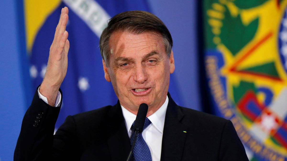 Bolsonaro pide perdón por decirle a una diputada que no merecía ser violada por "fea"