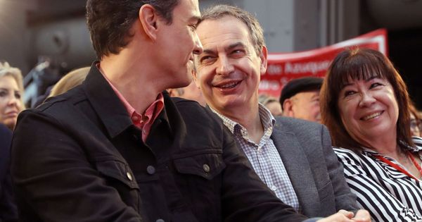 Foto: Pedro Sánchez y Zapatero, en el Congreso de buen gobierno del PSOE. (EFE)