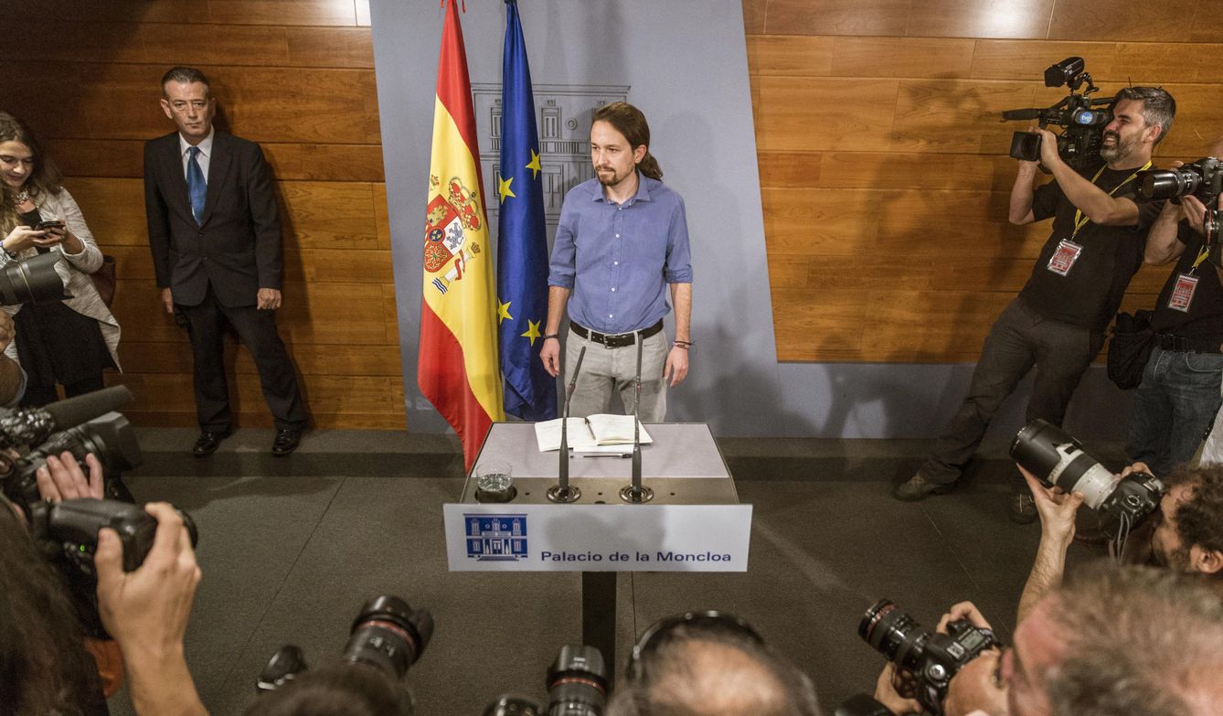 Pablo Iglesias tras una reunión con Mariano Rajoy. (EFE)