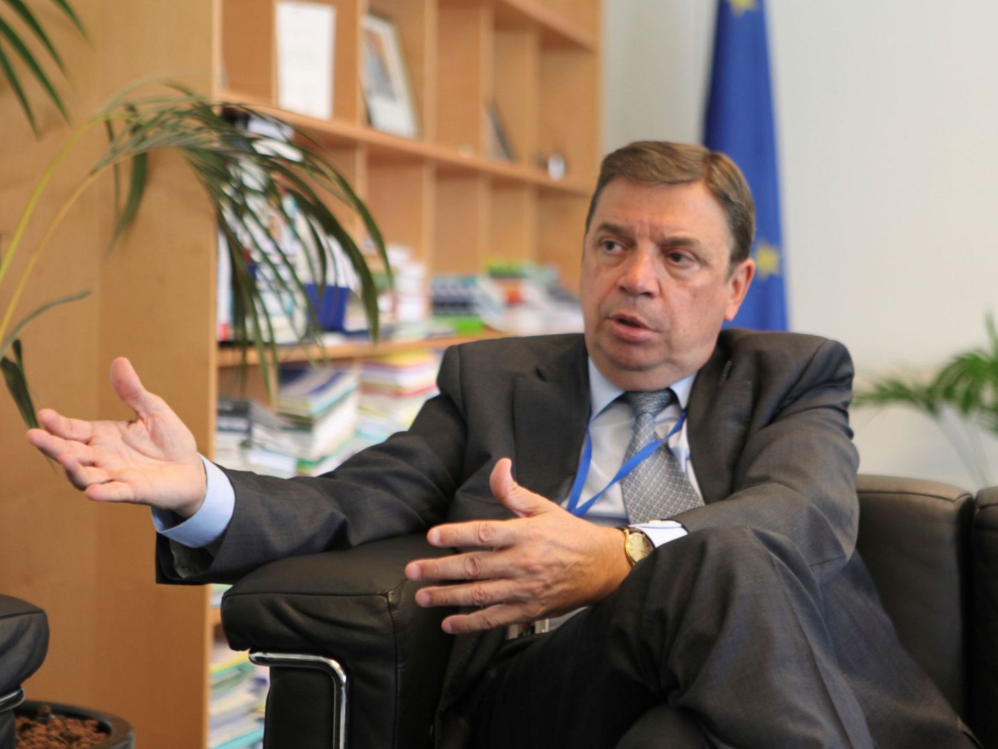El secretario general del Comité Económico y Social Europeo (CESE), Luis Planas, nuevo ministro de Agricultura, en una entrevista a EFE el pasado mayo en Bruselas. (EFE)