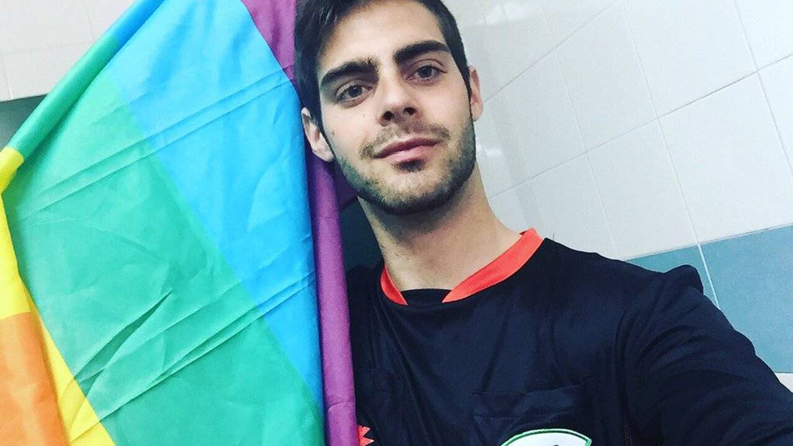 Foto: Jesus Tomillero, el primer árbitro español que ha reconocido públicamente su homosexualidad (FOTO: Twitter).