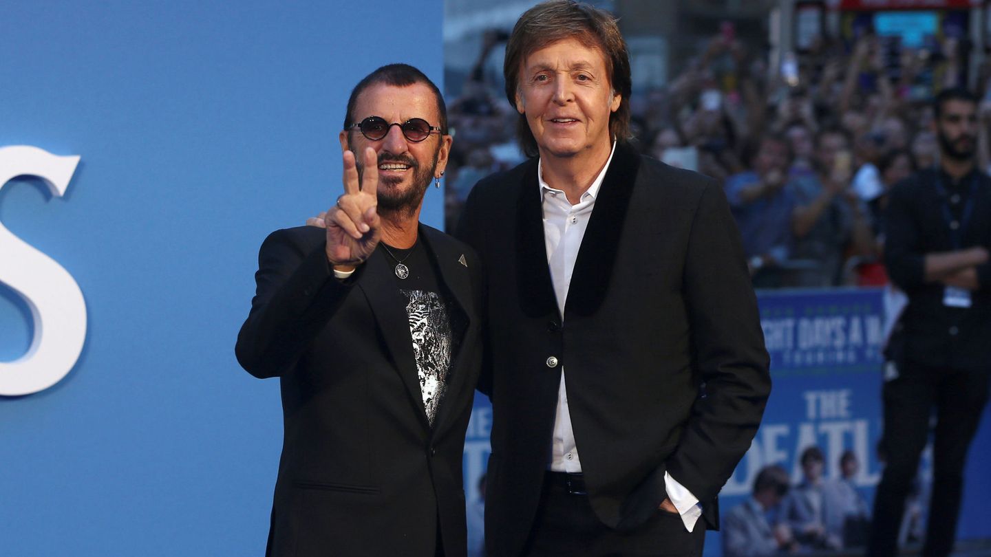 Ringo Starr y Paul McCartney, en 2016. (Reuters/Neil Hall)