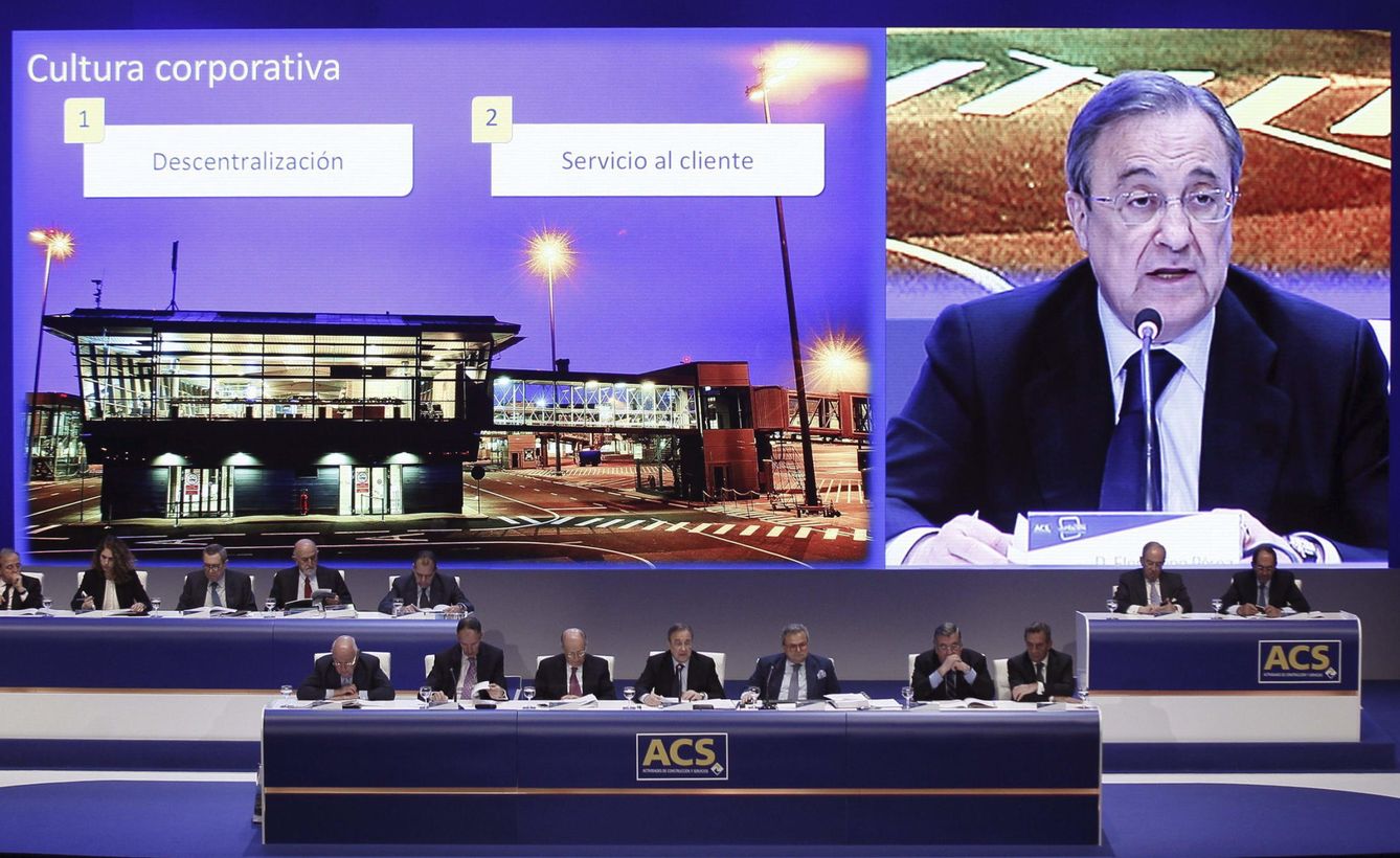 Florentino Pérez interviene en la junta de ACS. (EFE)