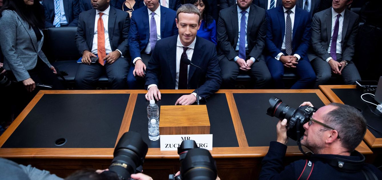 Mark Zuckerberg, fundador y presidente de Facebook, en su comparecencia en el Congreso (EFE)