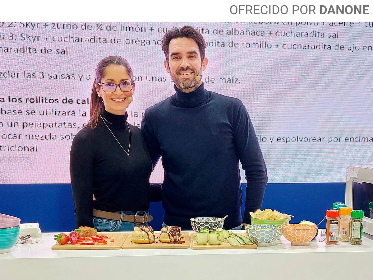 Foto: El nutricionista del Valencia CF, Carlos Ferrando, durante el 'showcooking' realizado en el 'stand' de Danone en la feria Alimentaria. (Foto: cortesía)
