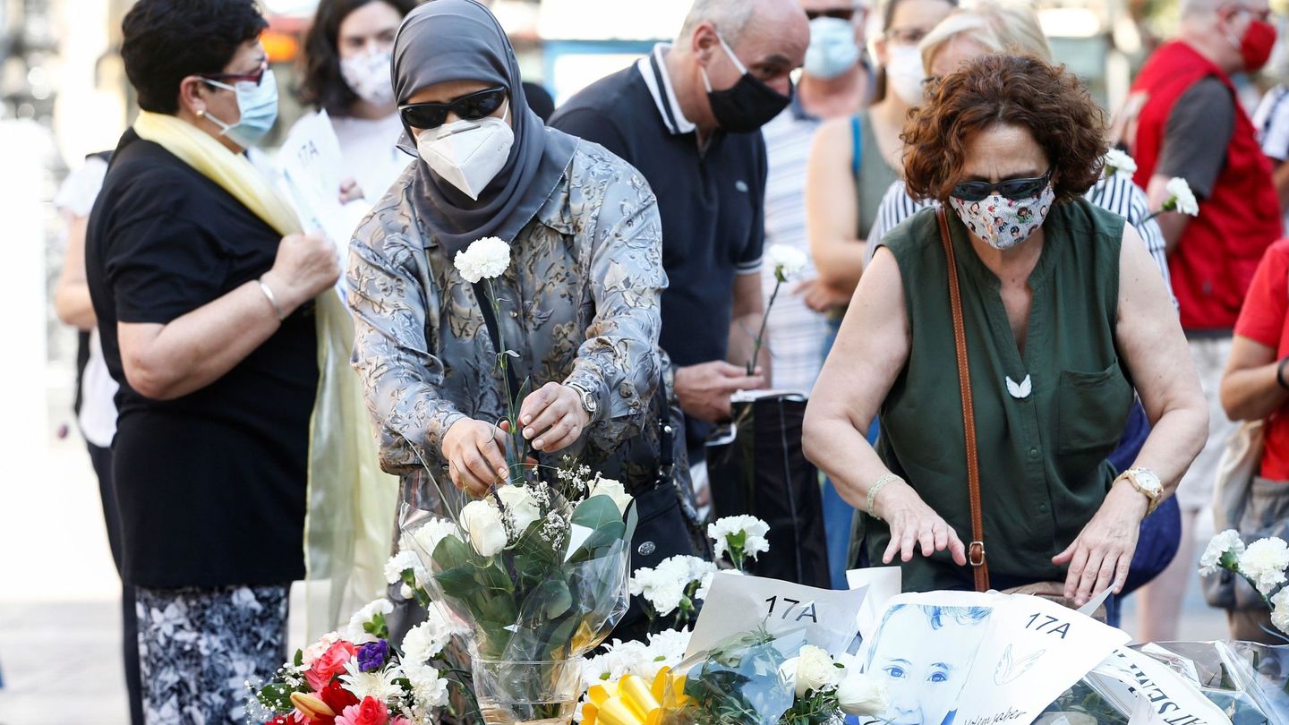 Familiares de las víctimas del atentado terrorista. (EFE)