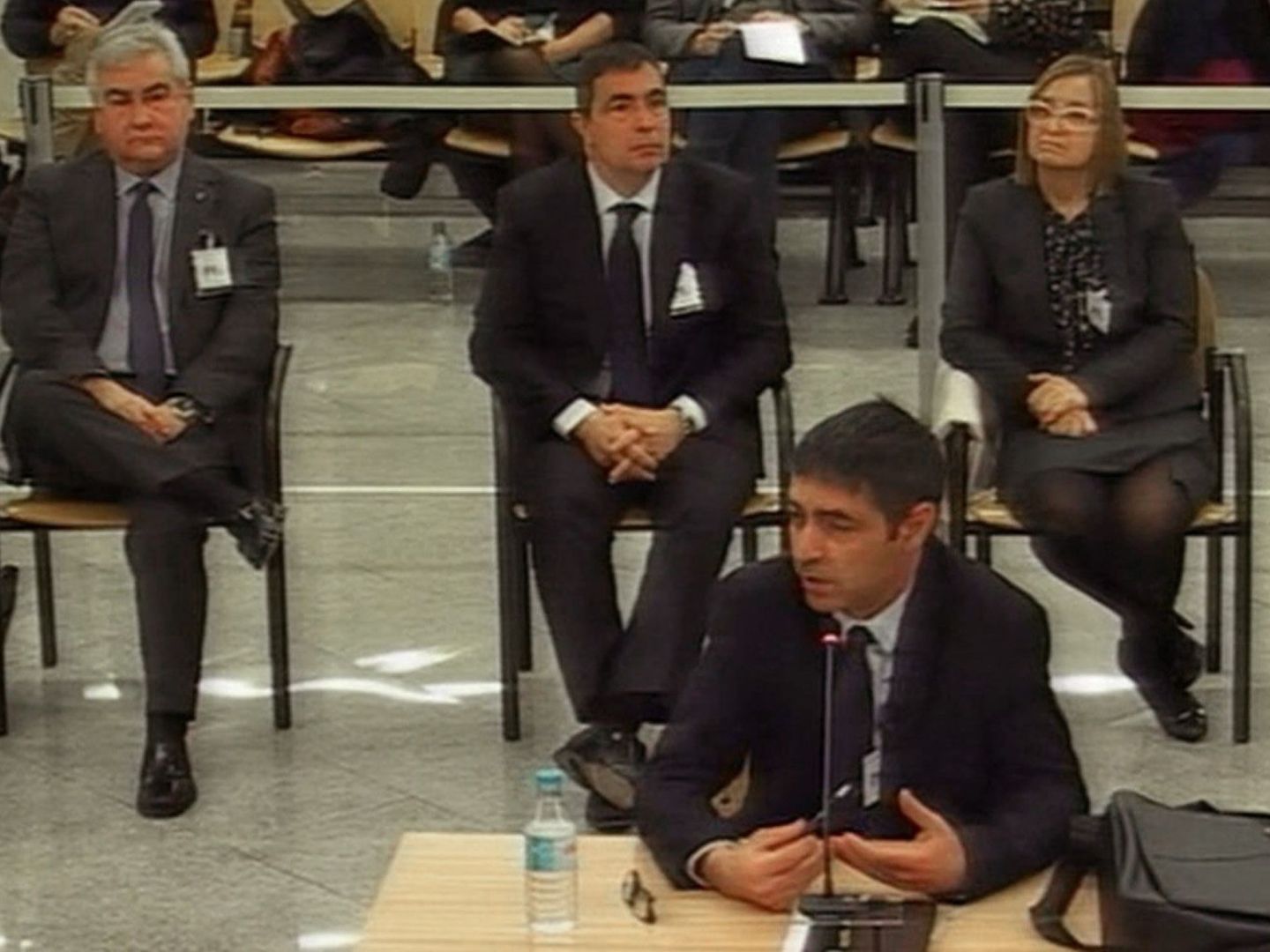 El mayor de los Mossos d'Esquadra, Josep Lluís Trapero, durante su declaración en la segunda jornada del juicio. (EFE)