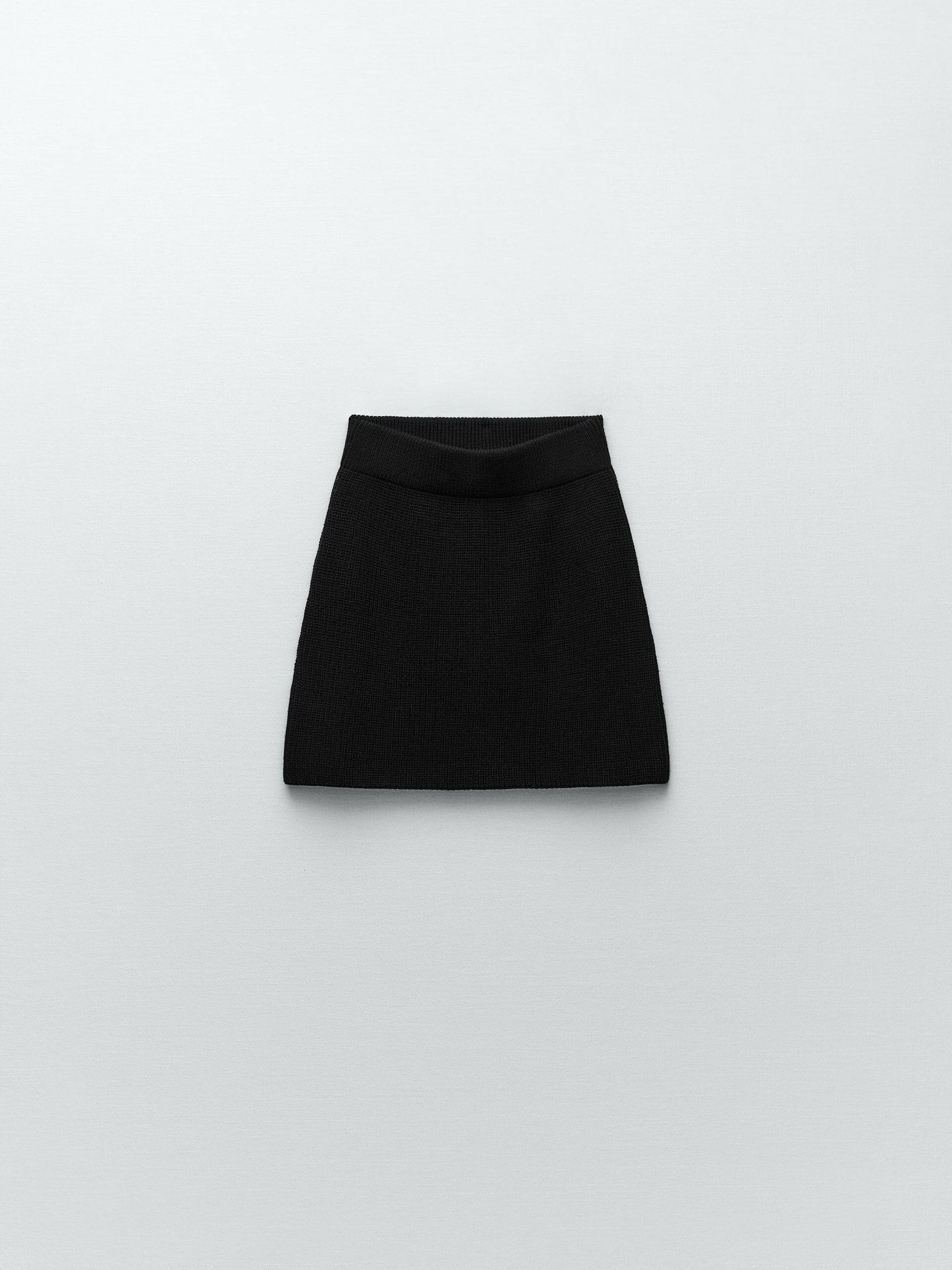 Falda mini de Zara. (Cortesía)