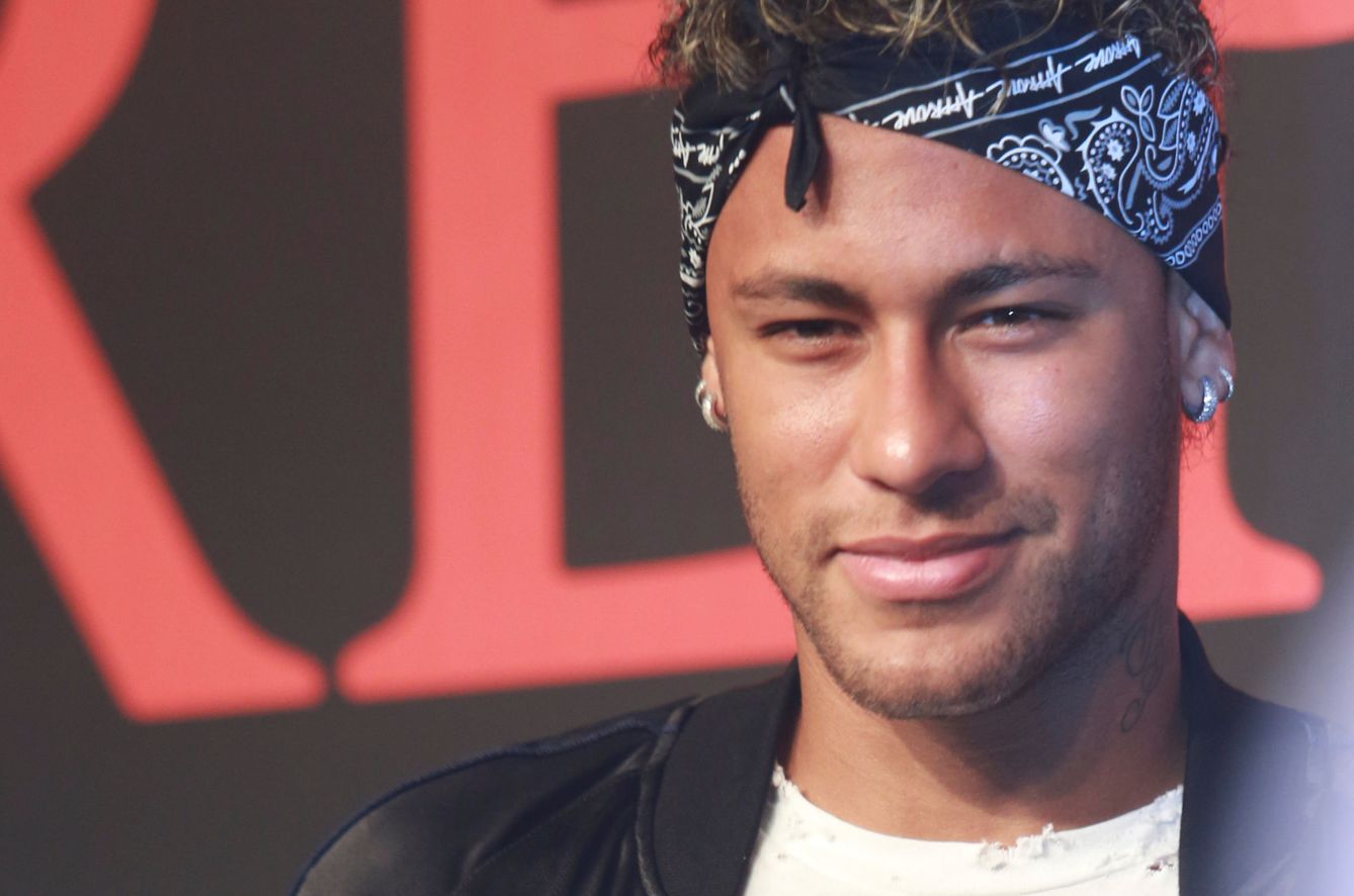 Neymar, durante uno de los actos publicitarios que cumplimentó en Shanghai. (Reuters)