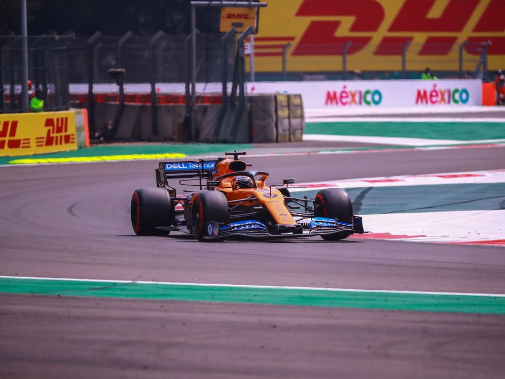 Foto: Se trató solo de un relevo, pero suficiente para que Carlos Sainz y McLaren vivieran la peor carrera de 2019 (EFE))