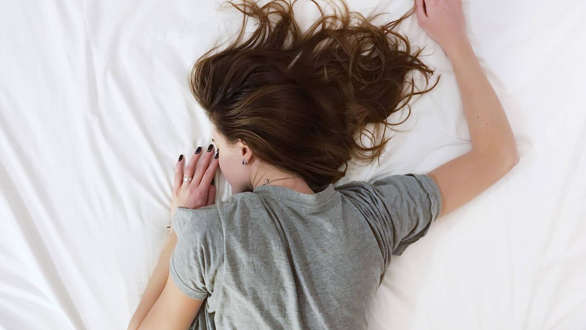 Este error al irte a dormir puede estar evitando que pierdas peso
