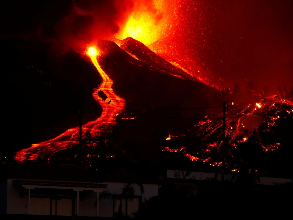 Foto: El Cumbre Vieja en plena erupción volcánica en La Palma. (Reuters)