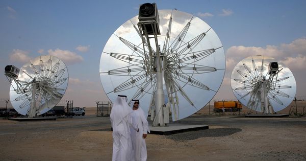 Foto: Imagen del parque solar de Dubái en el que trabajará Abengoa. (Reuters)