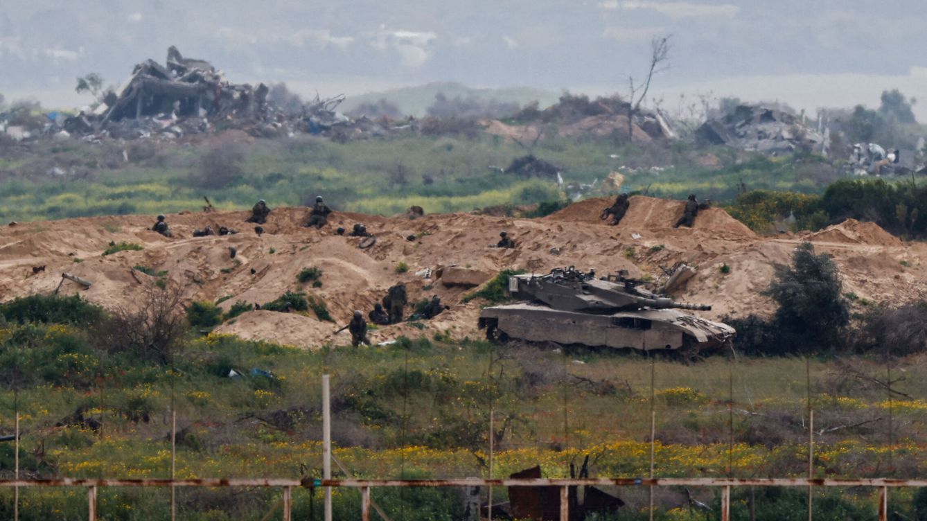 Foto: Un tanque del Ejército de Israel en la Franja de Gaza (Reuters/Amir Cohen)