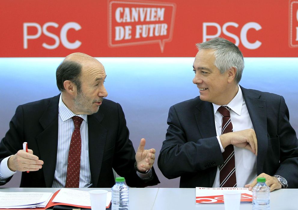 Foto:  El secretario general del PSOE, Alfredo Pérez Rubalcaba, y el primer secretario del PSC, Pere Navarro