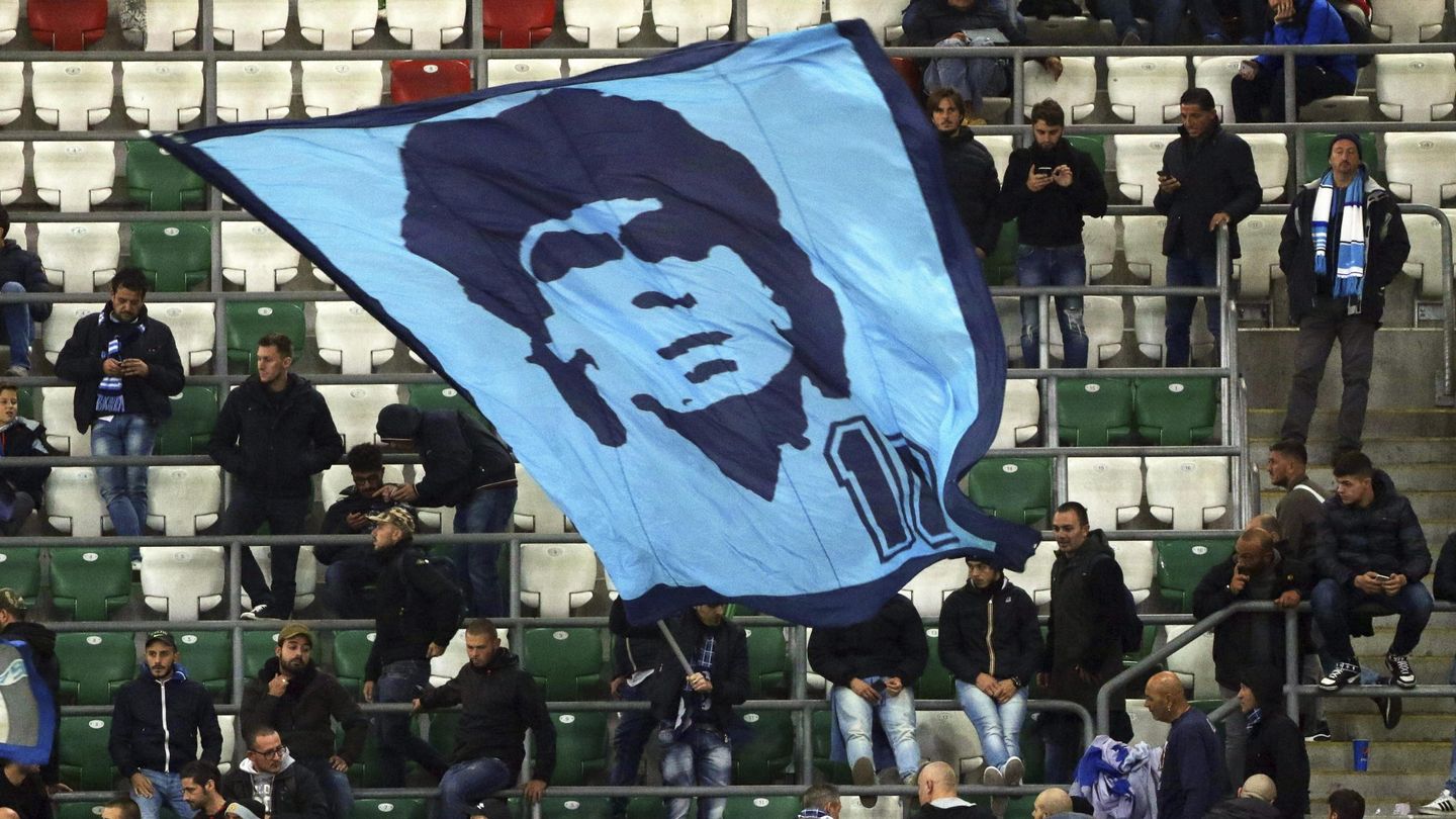 Maradona es todo un ídolo de masas en Nápoles. (EFE)