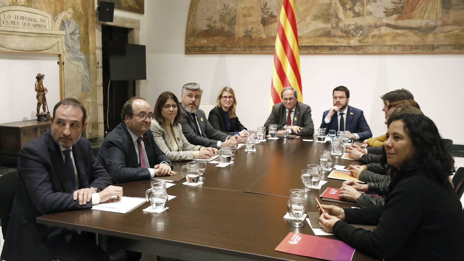 Foto: Quim Torra, Pere Aragonès y Elsa Artadi encabezan la segunda reunión de la mesa de diálogo de fuerzas catalanas, este 5 de febrero. (EFE)