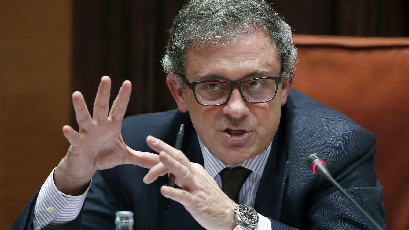 Foto: Jordi Pujol Ferrusola declara ante la comisión de investigación de fraude fiscal en el Parlament en febrero de 2015 (Efe)