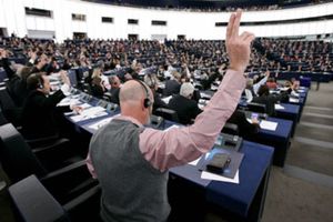 Bruselas recula y limitará la subida salarial de los eurofuncionarios a un 1,85%