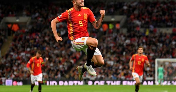 Foto: Saúl Ñíguez celebra un gol de España ante Inglaterra (Reuters)