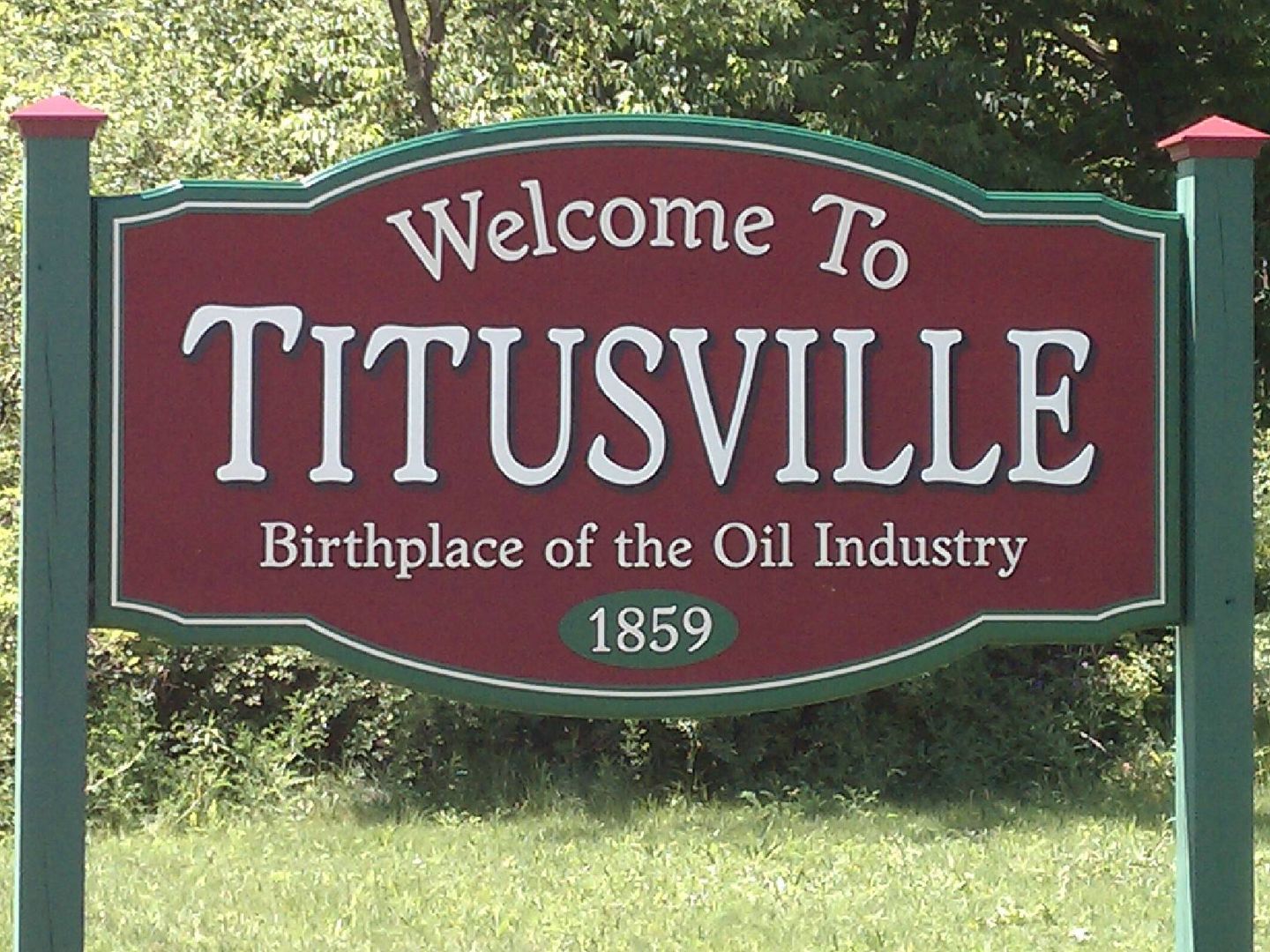 Cartel de bienvenida a Titusville, Pensilvania. (Wikimedia)