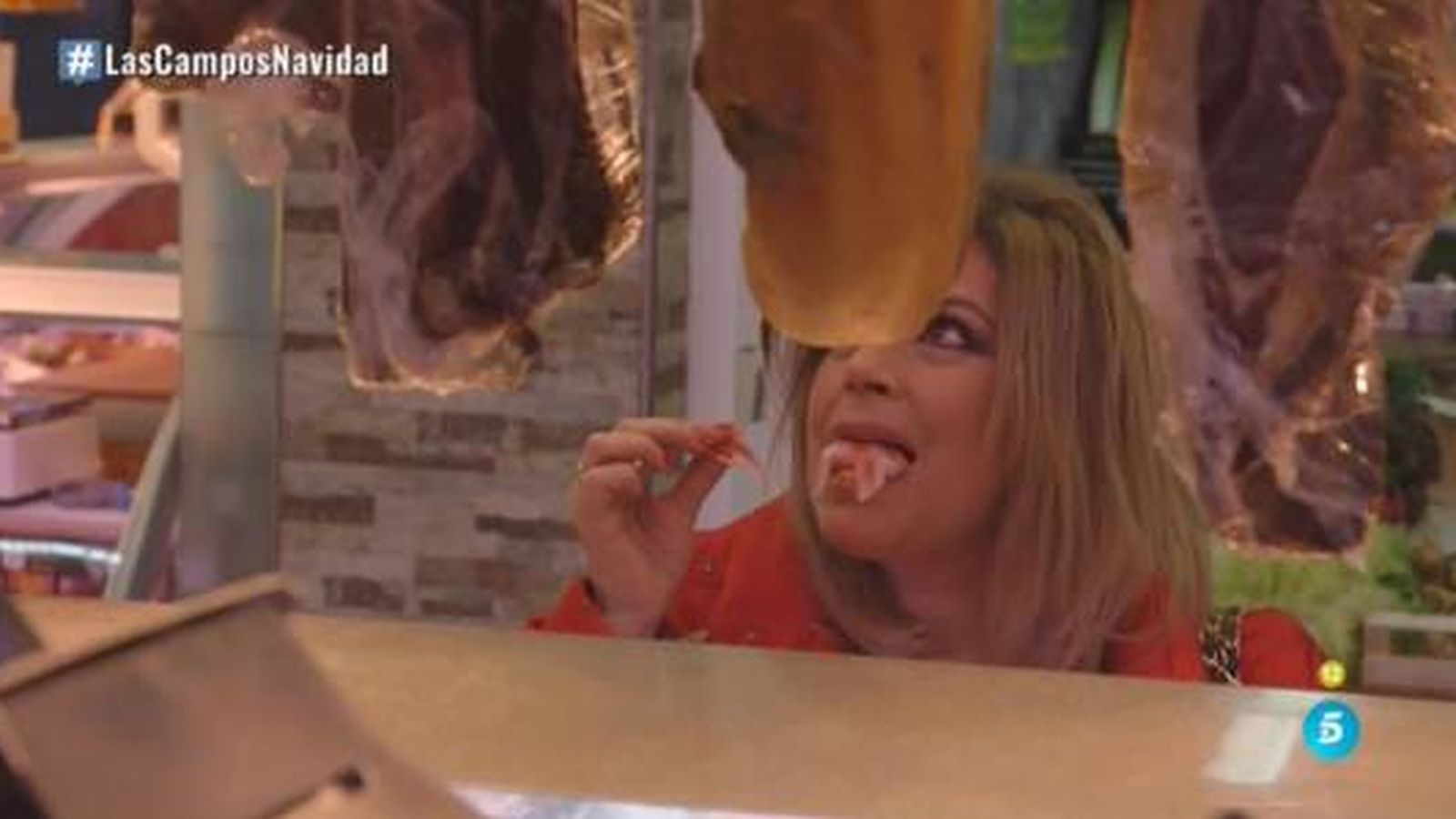 Foto: Terelu Campos comiendo jamón en 'Las Campos'