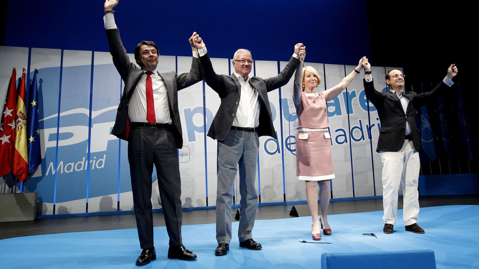 Foto: A la derecha, el diputado Daniel Ortiz junto a Aguirre e Ignacio González. (Efe) 