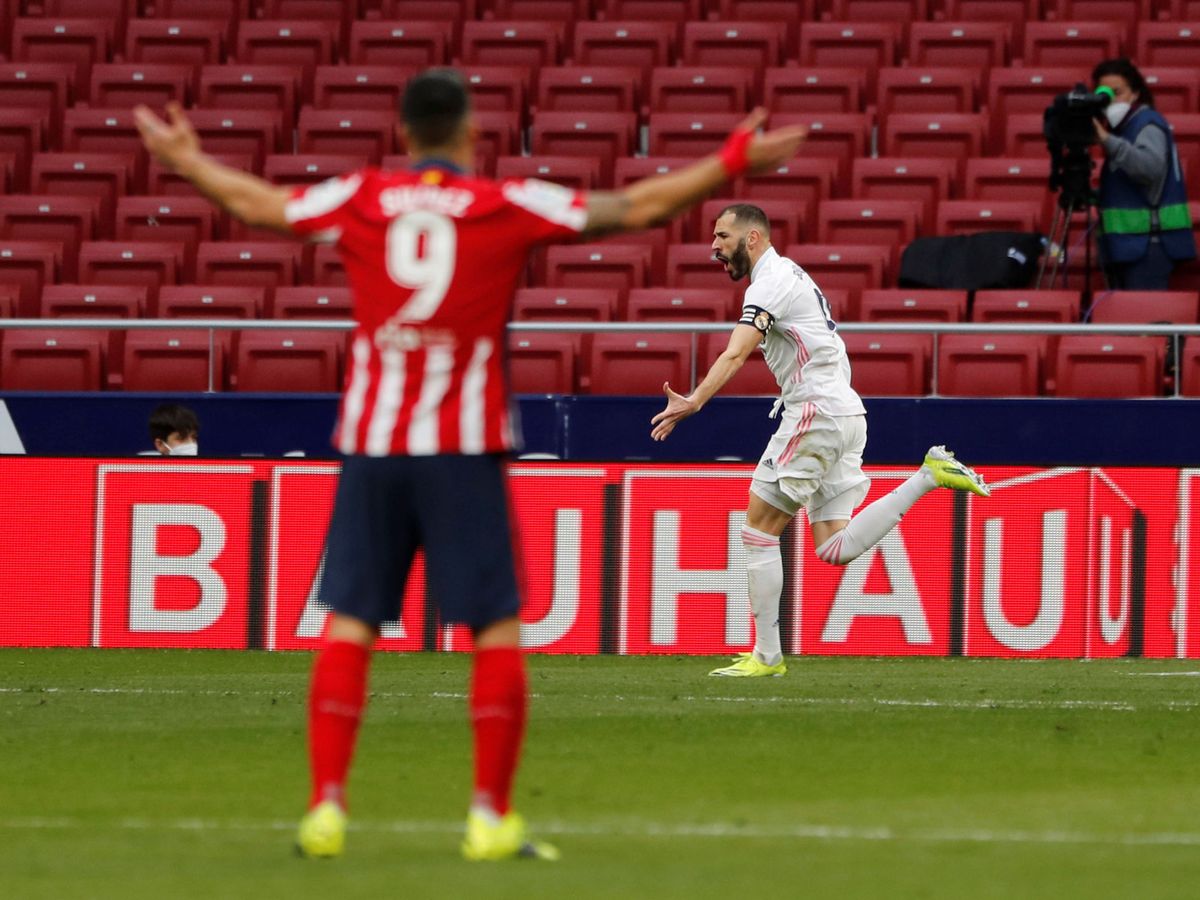 Foto: Luis Suárez se lamenta del gol tardío del Real Madrid en el derbi. (Reuters)