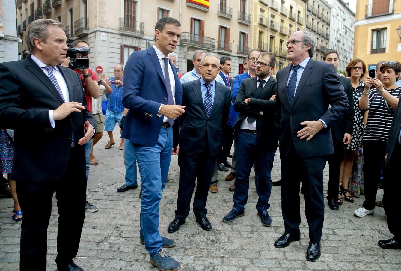 Antonio Miguel Carmona, Pedro Sánchez, Rafael Simancas y Ángel Gabilondo. (EFE)