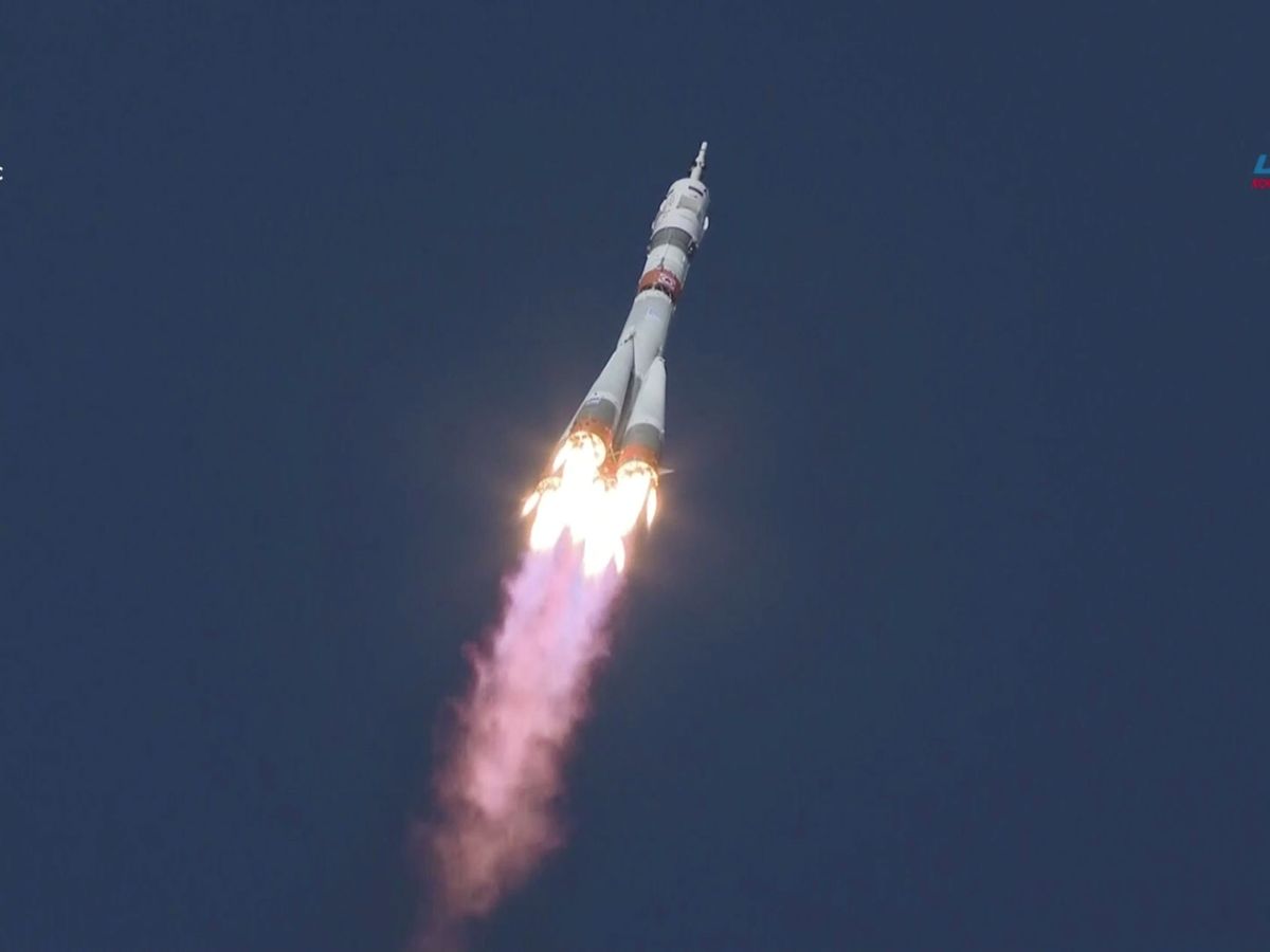 Foto: La nave rusa Soyuz MS-17 ya está rumbo a la Estación Espacial Internacional. (Reuters)