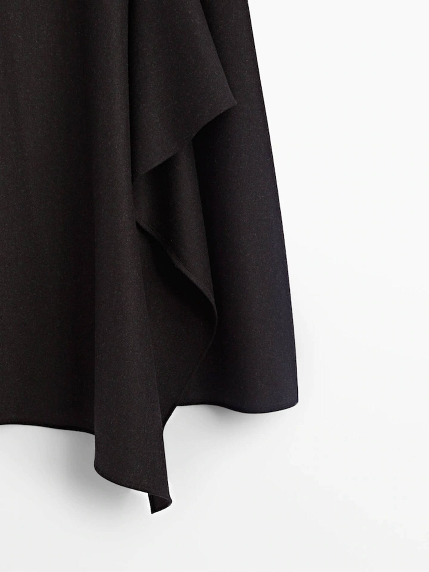 La falda midi perfecta para el invierno está en Massimo Dutti. (Cortesía)