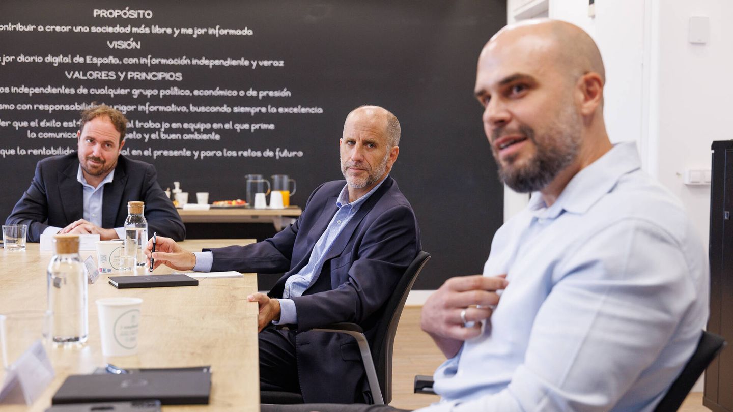 Raúl López, CIO del Hospital Gregorio Marañón; Ramón Serres, CISO en Almirall y Esteban Serrano, Head of Security Platforms at Roche.