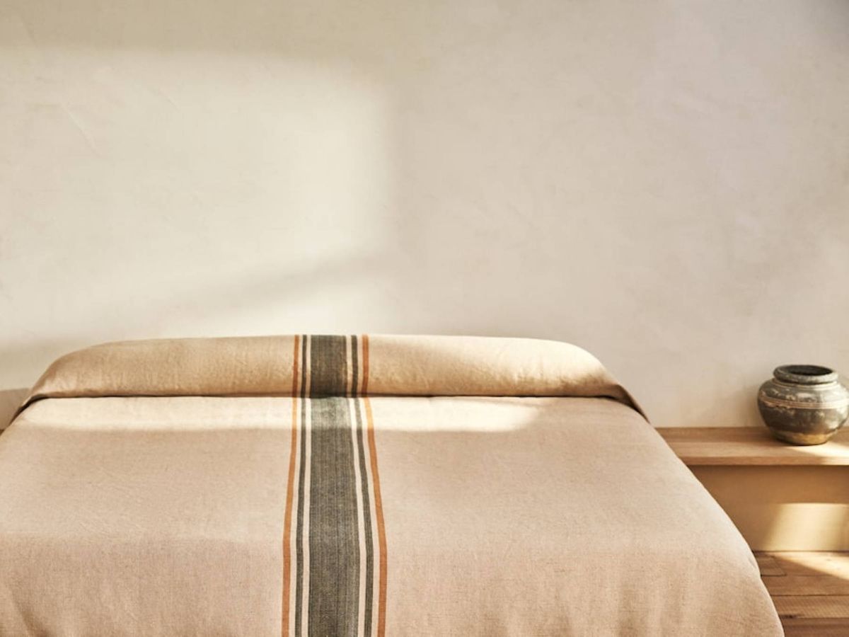 Foto: Complementos de lino de Zara Home para decorar tu dormitorio. (Cortesía)