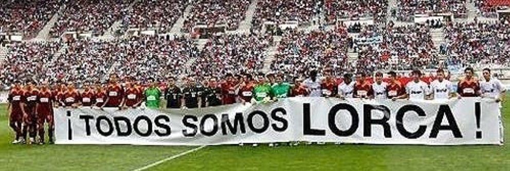 Foto: El Real Madrid se vuelca con Lorca en el partido solidario contra la selección de Murcia