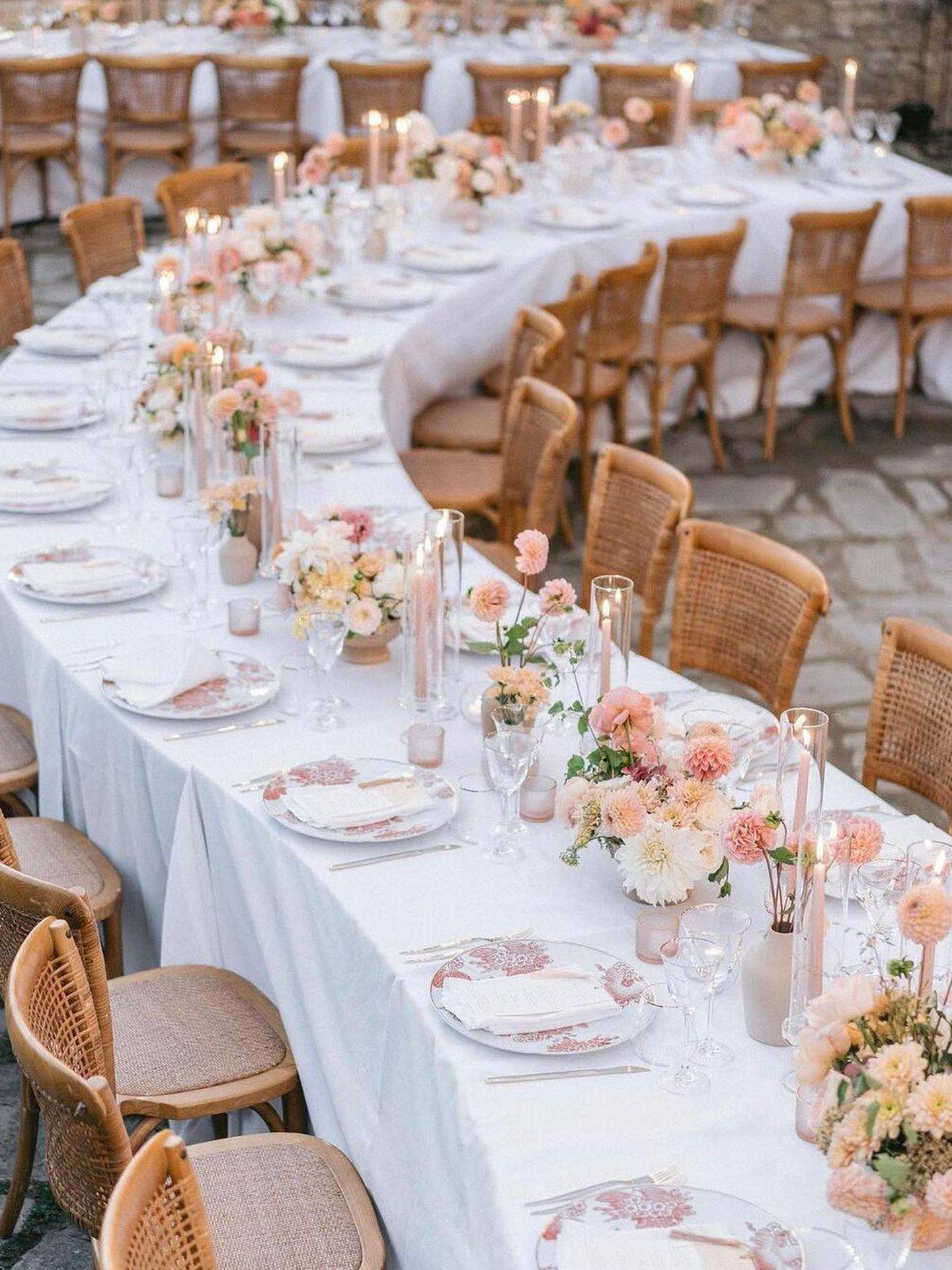 Una mesa de verano. (Instagram/ @velvetisinlove)