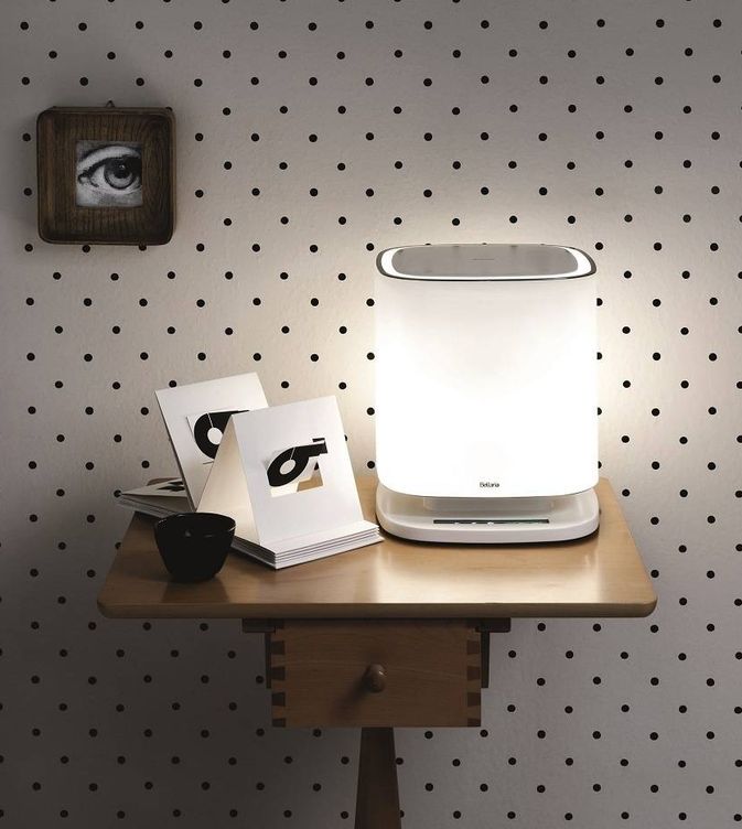 Esta lámpara ilumina y elimina las bacterias de cualquier estancia. 