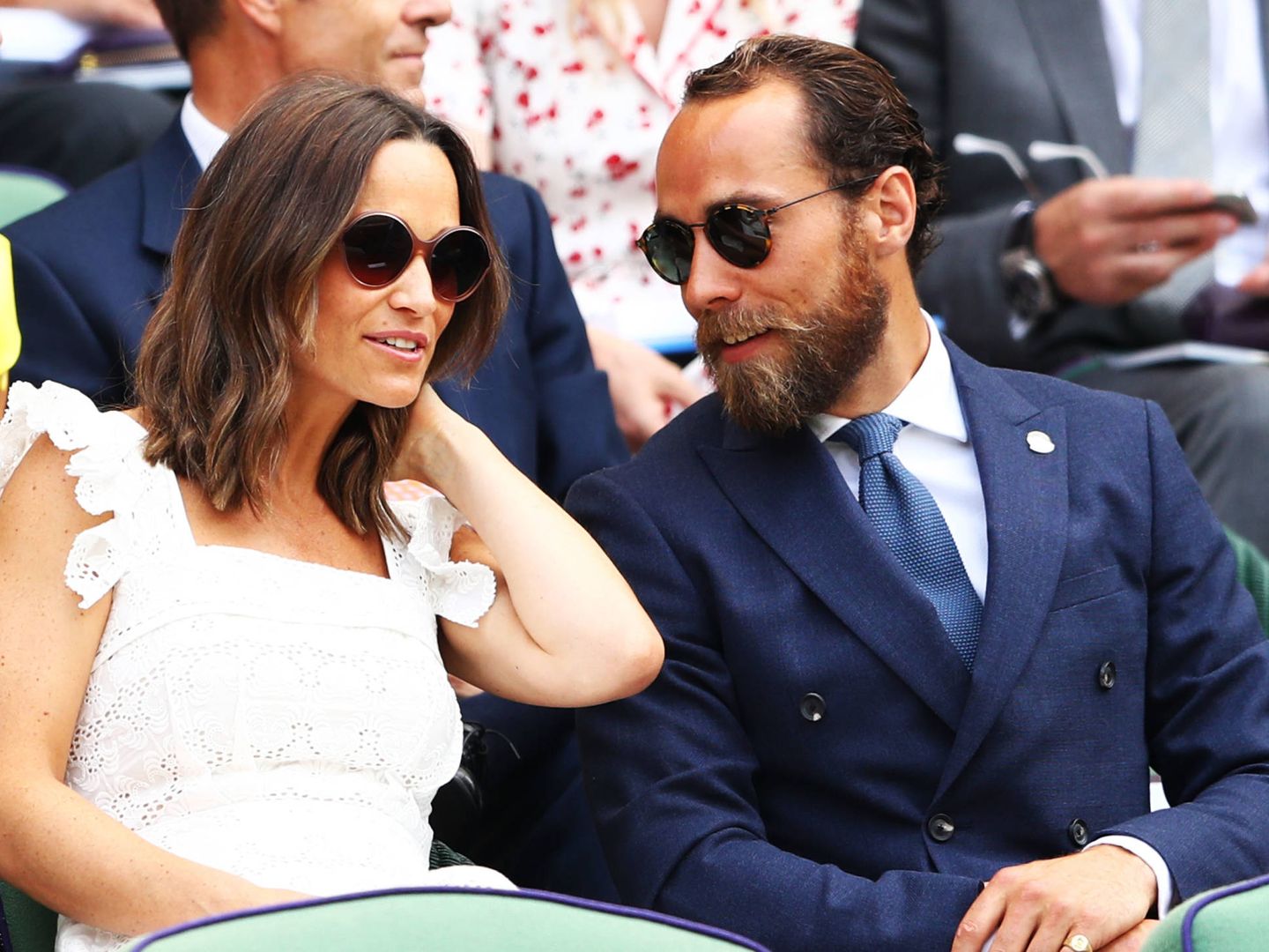 Pippa Middleton con su hermano James, en Wimbledon. (Getty)