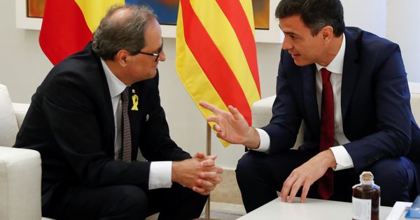 Foto: El presidente del Gobierno, Pedro Sánchez, y el president de la Generalitat, Quim Torra, durante su encuentro en la Moncloa el pasado 9 de julio. (EFE)