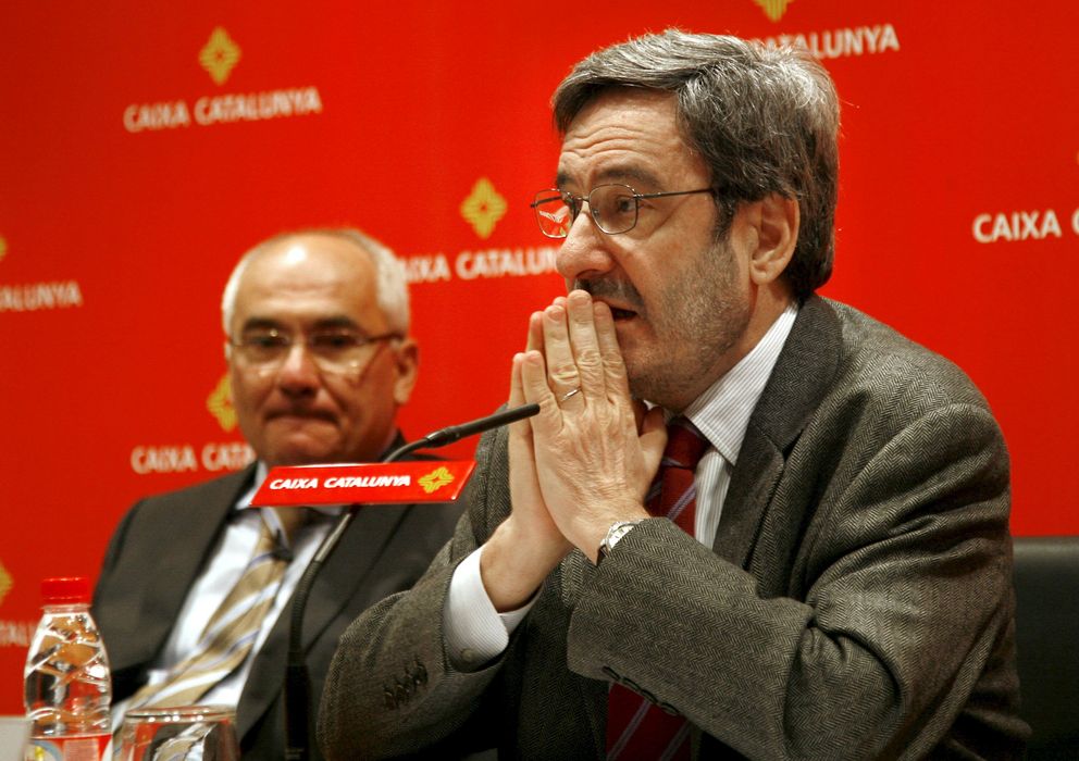 Foto: El presidente de Caixa Catalunya, Narcis Serra (d), acompañado del director general, Adolf Todó (i) (Foto: 2010)