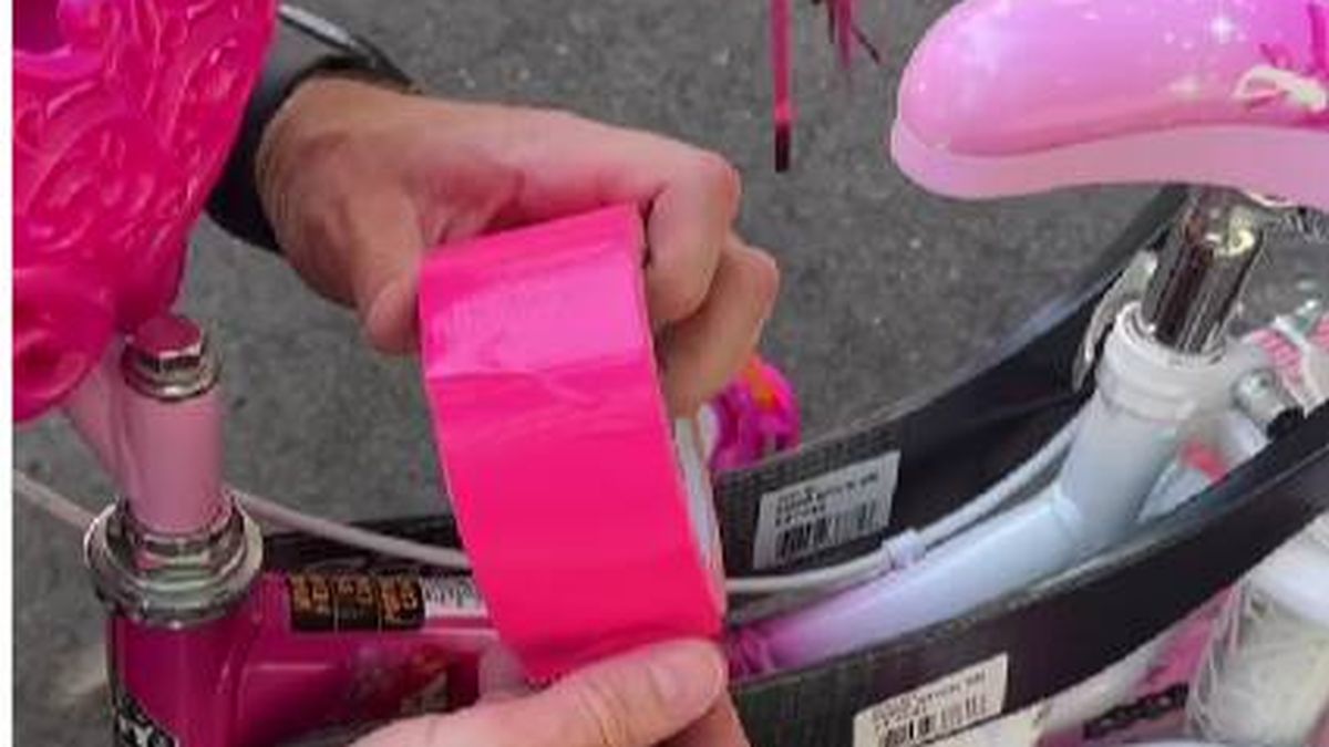 El increíble truco de un padre para enseñarle a su hija a ir en bici sin ruedines