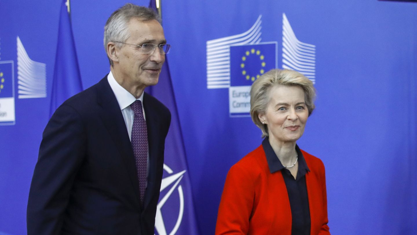 Brussels (Belgium), 11 01 2023.- European Commission President Ursula von der Leyen and NATO Secretary General Jens Stoltenberg give a press conference ahead of the weekly European Commission college meeting in Brussels, Belgium, 11 January 2023. NATO Secretary General Jens Stoltenberg is invited for the first time in a seminar of the European Commission, a biannual event that brings EU commissioners to meet outside the wall of the institution. (Bélgica, Bruselas) EFE EPA OLIVIER HOSLET 
