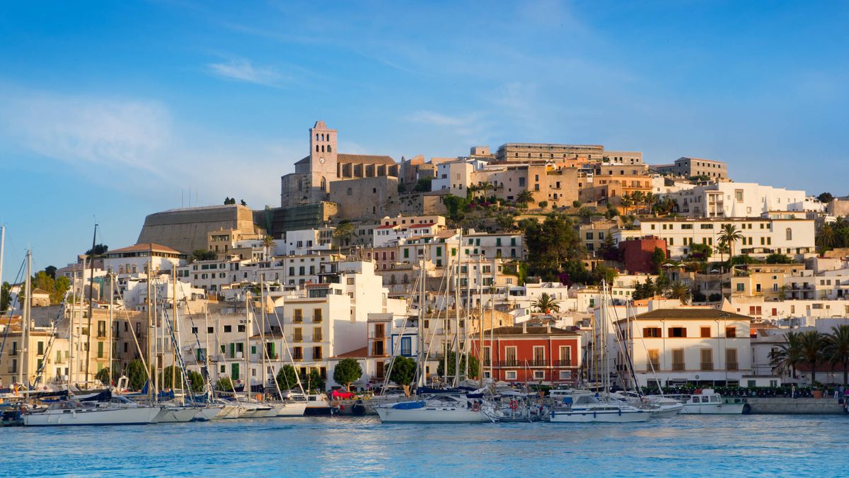 Comienza la guerra de los puertos: anulado el amaño de prorroga al club náutico de Ibiza