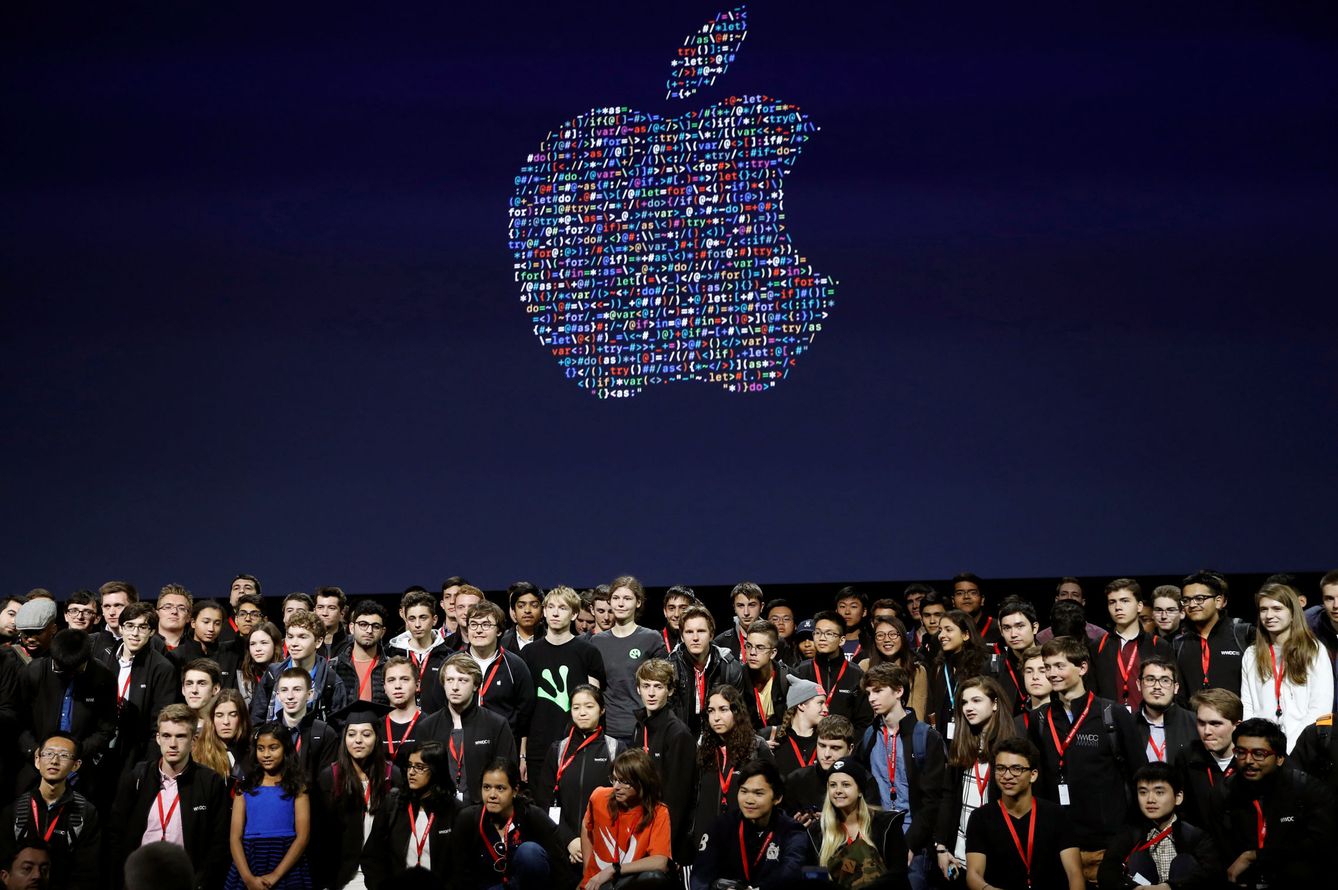 A group of young developers stand for a group photo on stage during the Apple World Wide Developers Conference in San Francisco, California, U.S., June 13, 2016. REUTERS Stephen Lam  TPX IMAGES OF THE DAY