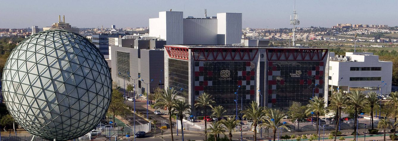Fotografía de 2012 del aspecto por aquel entonces del recinto que ocupó la Exposición Universal de Sevilla.