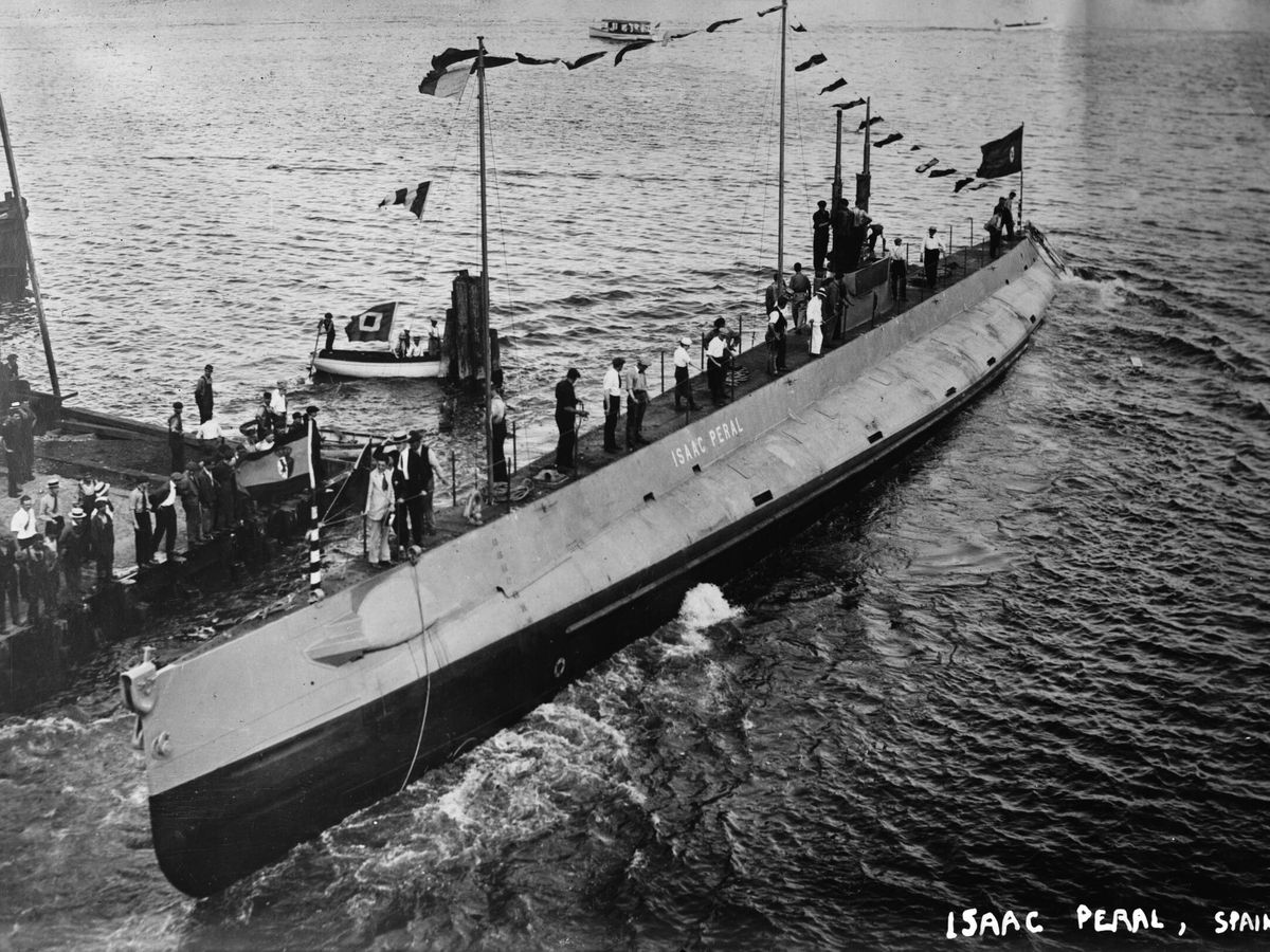 Foto: Imagen del 22 de julio de 1916, durante el lanzamiento del submarino Isaac Peral, construido en el astillero Fore River en Quincy, Massachusetts, para la Armada Española. (Wikipedia)