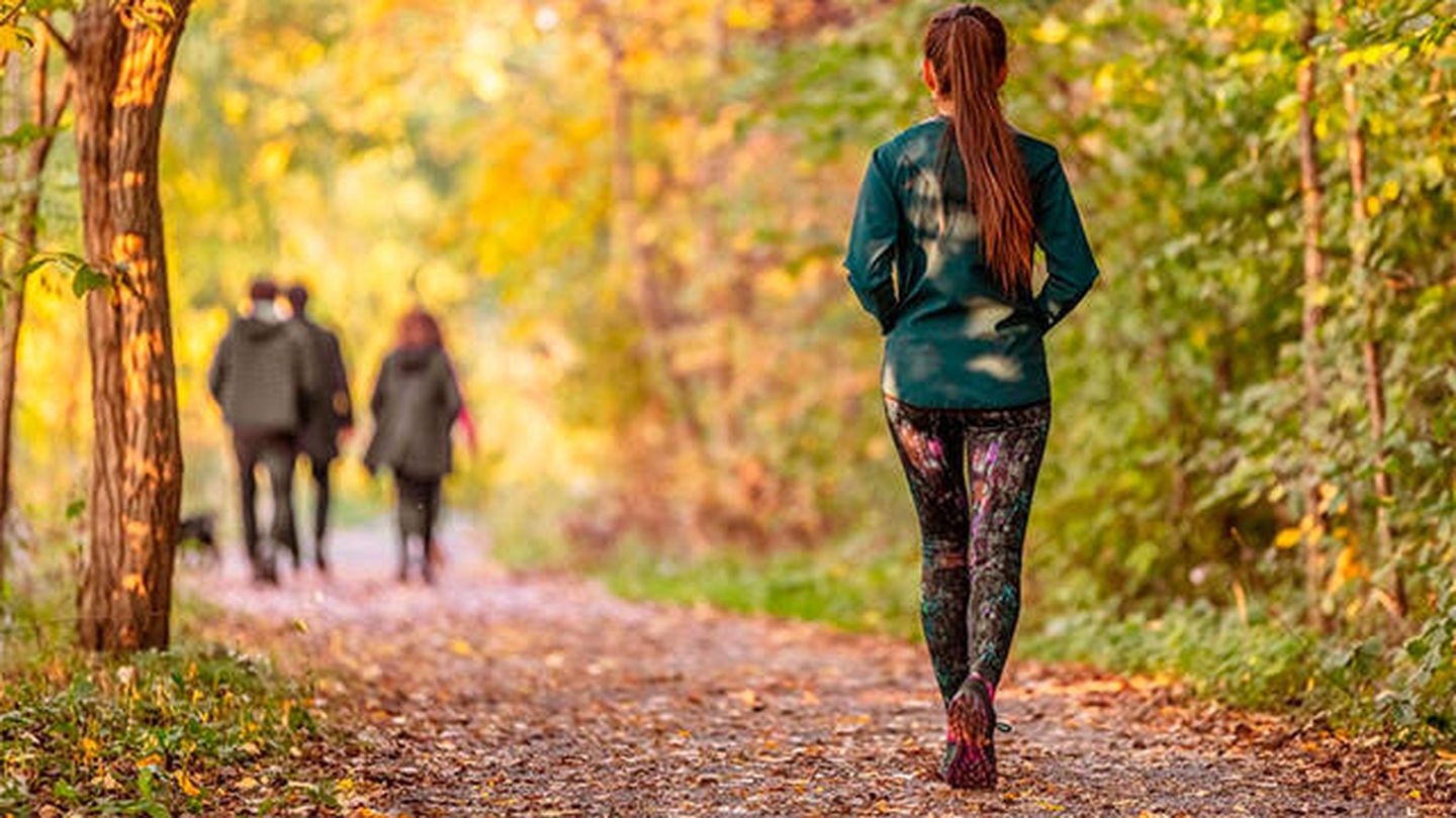 Realizar caminatas rápidas es mucho más efectivo que caminar más pasos diarios (Pixabay)