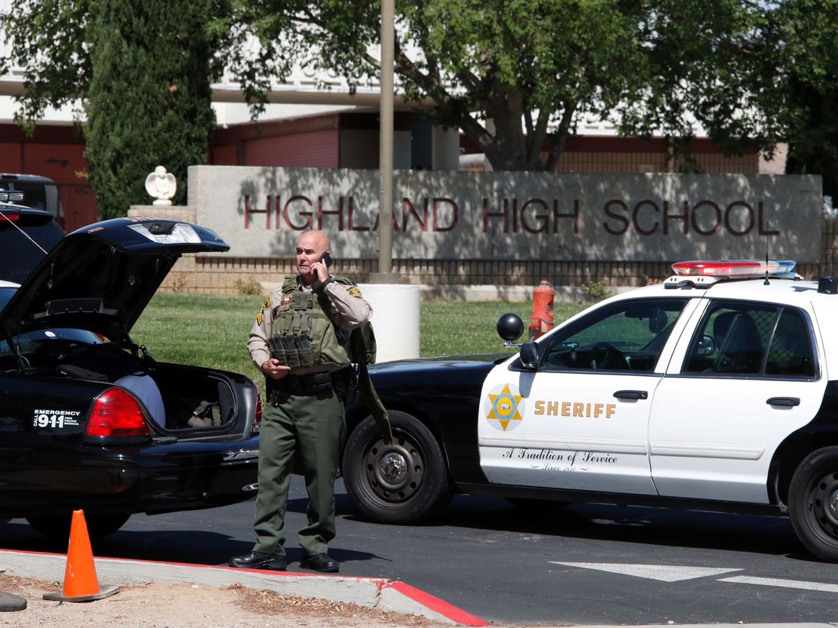 Foto: Fotografía de archivo de un tiroteo ocurrido en una escuela de Palmdale, al norte de Los Ángeles, el 11 de mayo del 2018. (Mike Nelson/EFE)