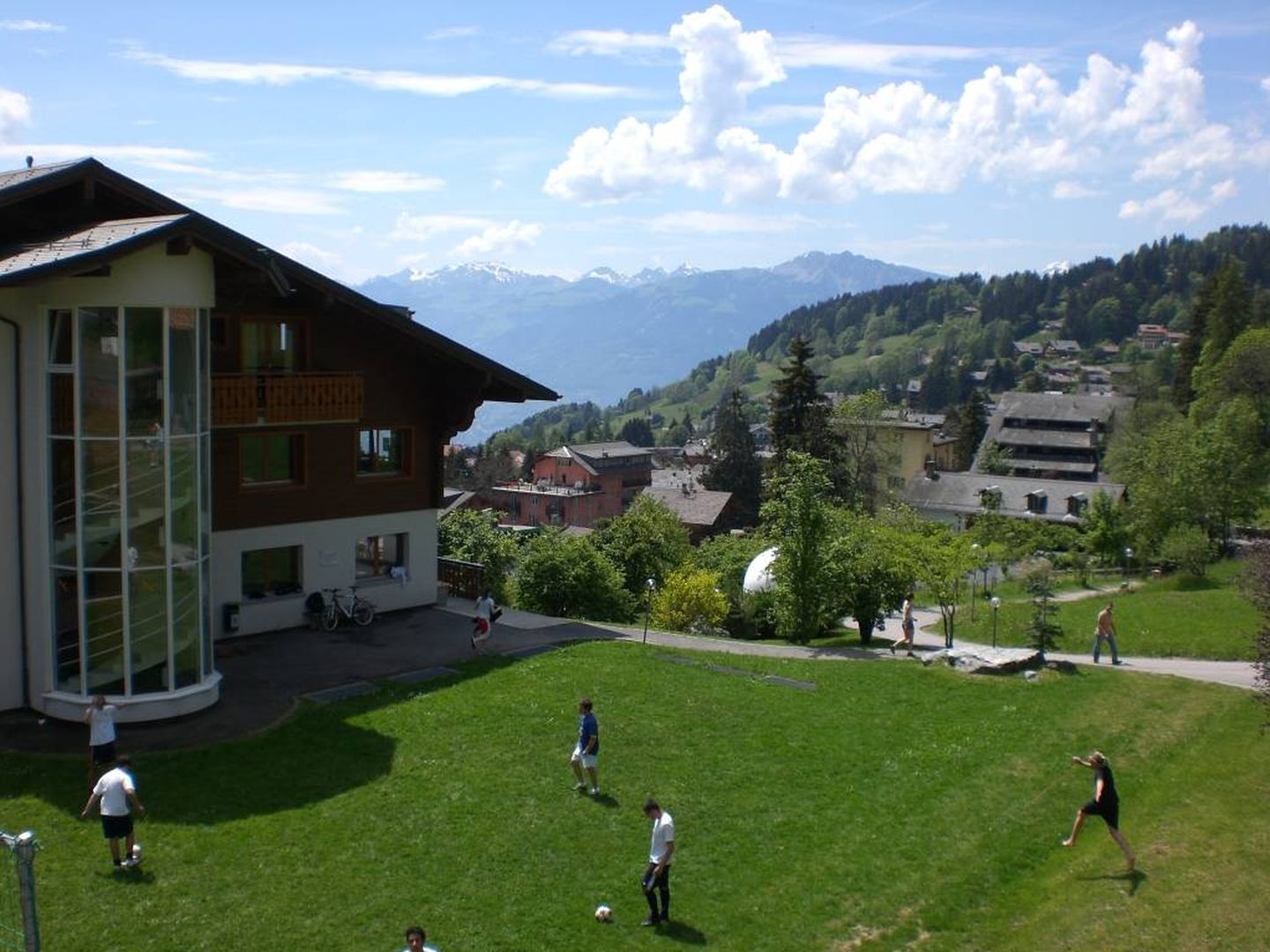 Imagen del Aiglon School en Suiza, donde estudia una de las hijas de Rahola.