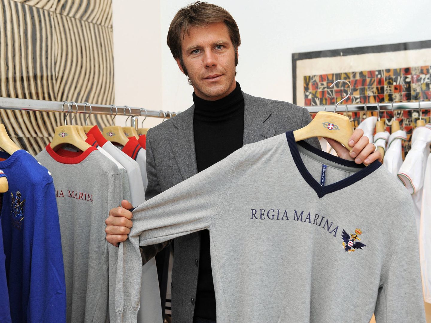 Manuel Filiberto, con su colección de camisetas propia. (Gtres)